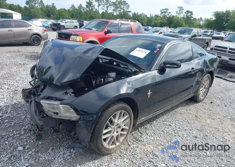 2013 Ford Mustang V6 Premium from USA, damaged, VIN 1ZVBP8AM8D5231884